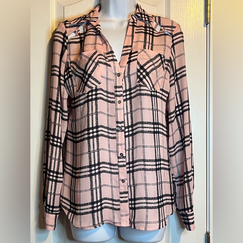 💖 Candie’s Pink Plaid Sheer Flannel Button-Up - Size Small 💖